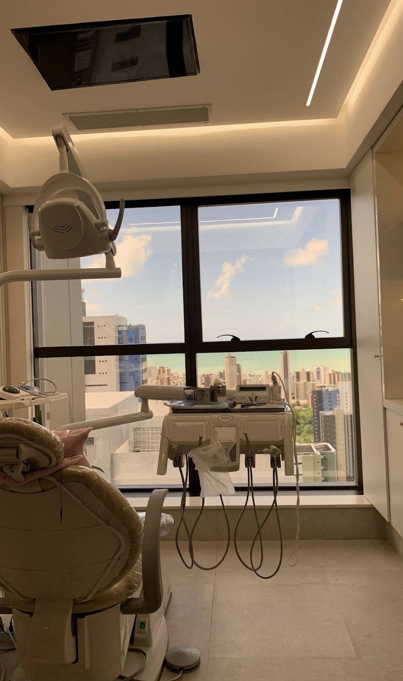 Recepção e Sala de Espera Moderna - Dra. Larissa Chaves